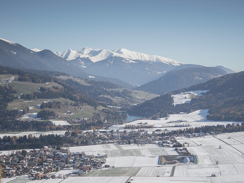 Ausblick auf Olang im Winter